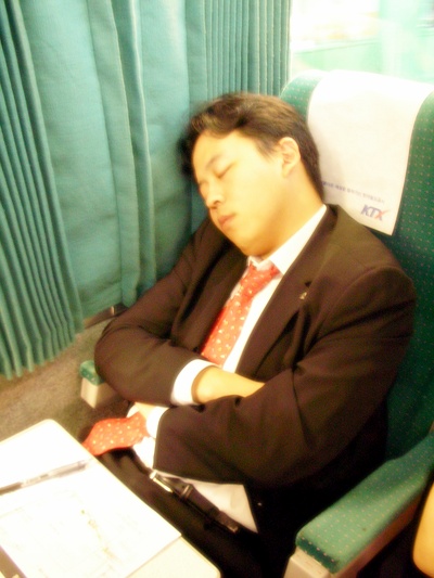 sleeping@KTX